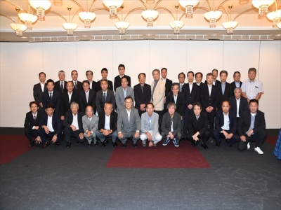 懇親会前の集合写真 懇親会前の集合写真