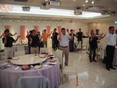 三本締めで閉会 三本締めで閉会